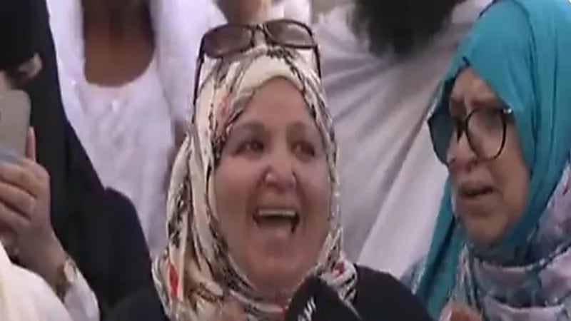 شاهد.. معتمرة مغربية تبدي سعادتها بزيارة المسجد النبوي 