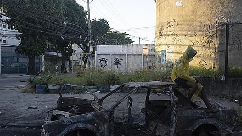 حرب عصابات تنتهي بمقتل  148 شخصا بعضهم بالحرق أحياء