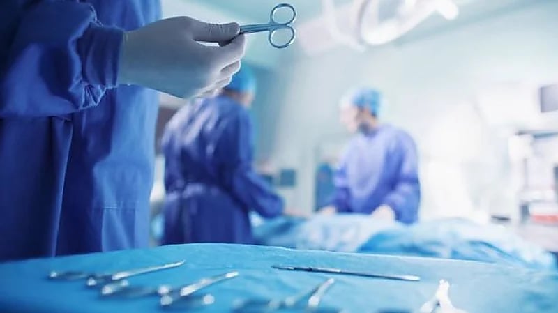 بالفيديو.. فرحة مواطن بعد نجاح عمليته النادرة عالميا في مستشفى الملك خالد للعيون