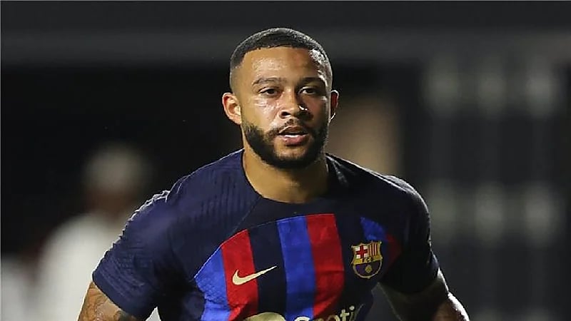 ديباي يتقدم بطلب للرحيل من برشلونة مجاناً