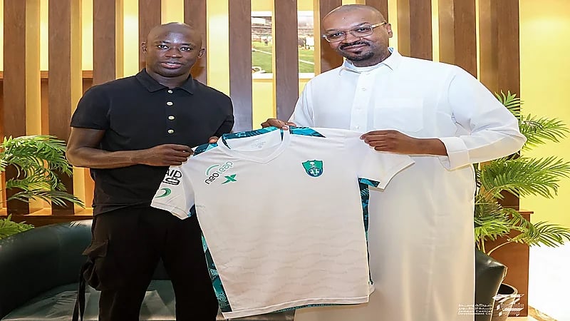الأهلي يتعاقد رسميا مع الغامبي "مودو بارو"