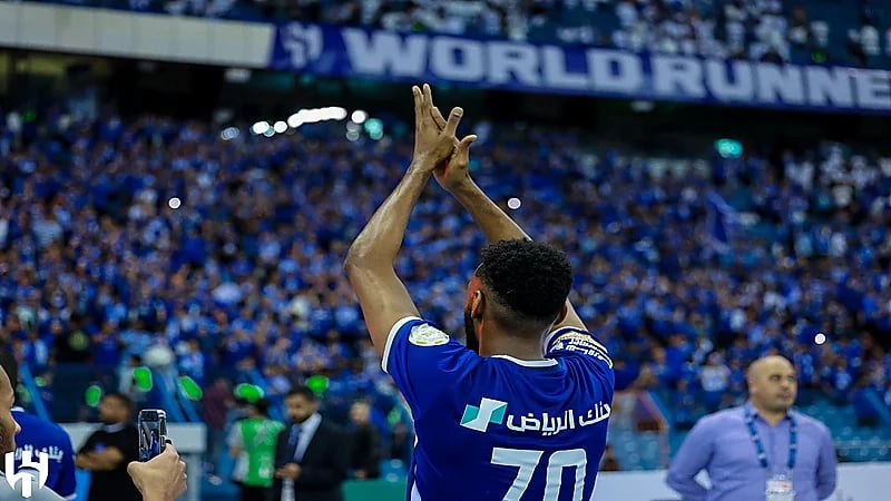 "الدوسري": 35 ألف قناة و400 ألف موقع نقلوا للعالم ما يفعله الهلال بالنصر