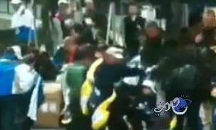 الأمريكان يسرقون ملابس رياضية بعد حدوث إنفجار ماراثون بوسطن