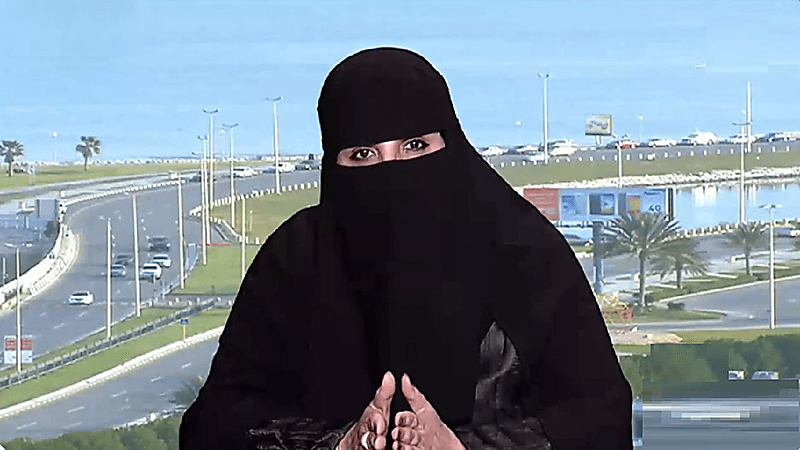 مستشارة اجتماعية: الزوجة الذكية لا تهتم بصديقاتها أمام زوجها