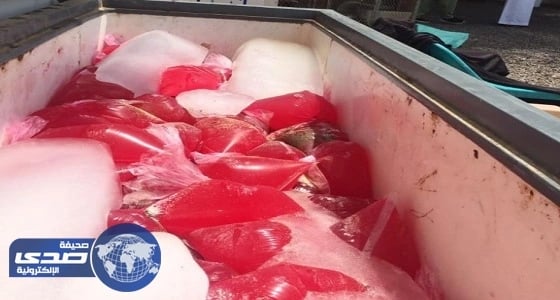 بالفيديو.. مشاجرة 3 شبان داخل مطعم بمطار الكويت