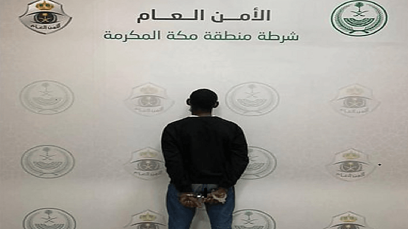 القبض على مقيم لسرقته محال تجارية ومنازل بجدة