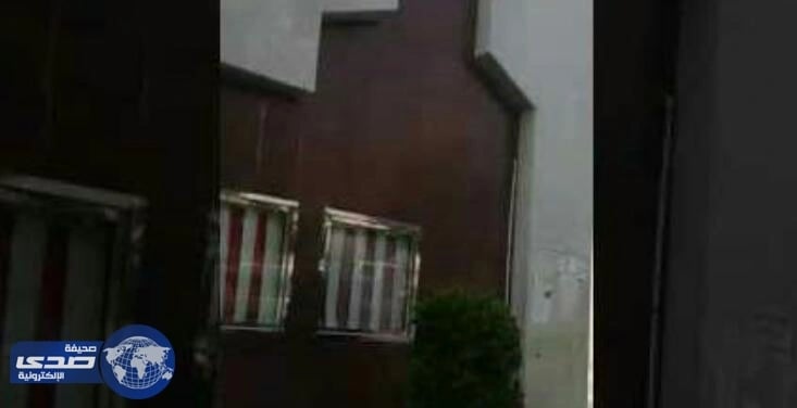 بالفيديو..غضب بين مراجعي مستشفى النور بمكة بسبب تعطل الجسر