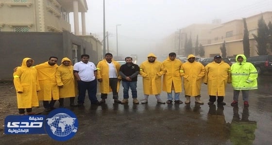 مدني عسير يواصل البحث عن المفقود بمشاركة فرق تطوعية