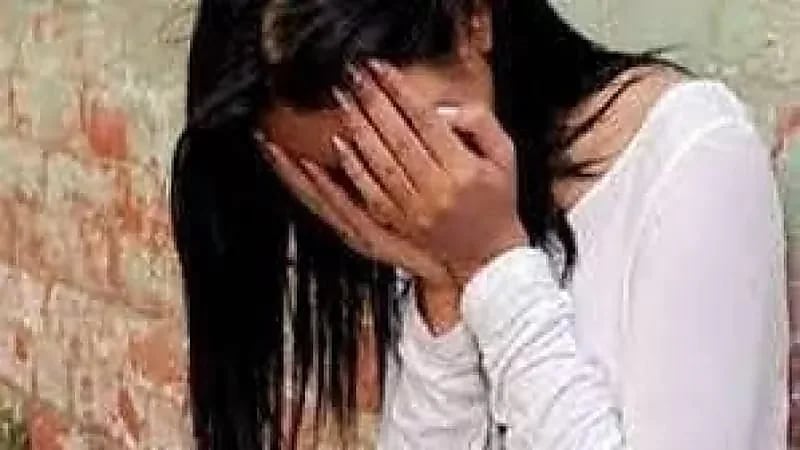 تعرض فتاة لحادث "مؤلم" بعد اختطافها ومحاولة اغتصابها