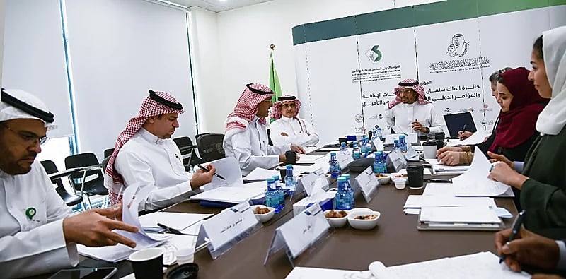 بالصور .. إقبال واسع للمشاركة في جائزة الملك سلمان العالمية لأبحاث الإعاقة