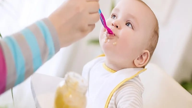 الصحة : تأخير ساعات طعام الطفل لساعة آذان المغرب قد تضره