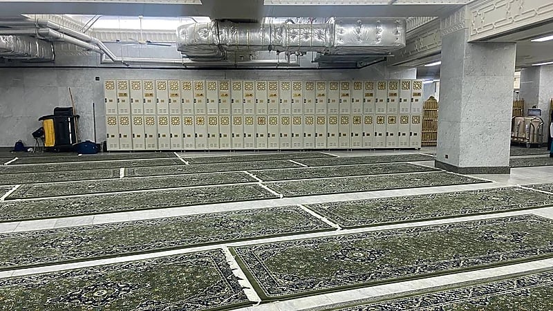 بالصور .. المسجد الحرام يستعد لاستقبال 500 معتكفة بعد توقف دام عامين