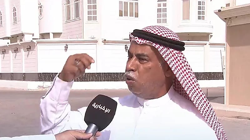 بالفيديو .. أحد سكان حي شرق الحديقة بالأحساء : نستخدم المياه من صهاريج مجهولة المصدر