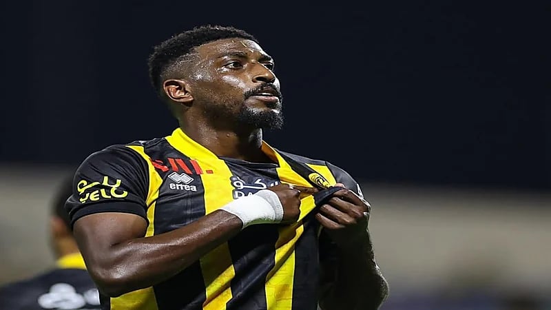 الكشف عن حجم إصابة مدافع الاتحاد ومدة غيابه عن الملاعب 