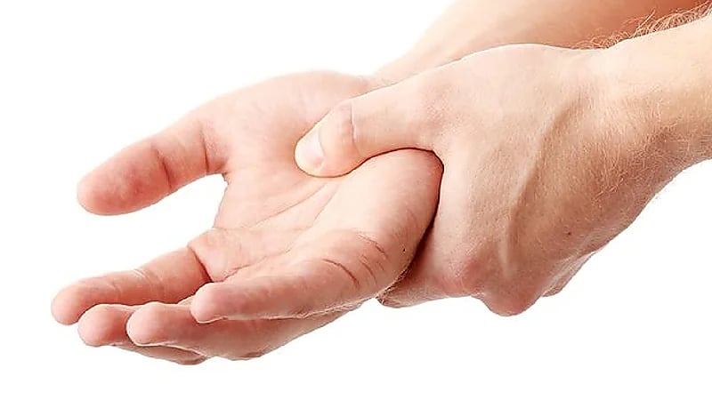 بالفيديو .. أعراض تنميل في الجسم لا يجب تجاهلها