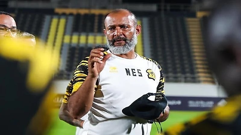 سانتو يتابع تدريبات فرق الفئات السنية