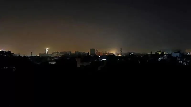 صورة تظهر عدد المدن الأوكرانية المتأثرة بانقطاع الكهرباء منذ القصف الروسي