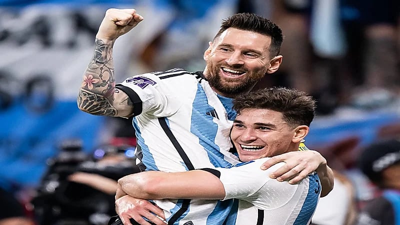 باتيستوتا:"ميسي أصبح قائدا حقيقيا"