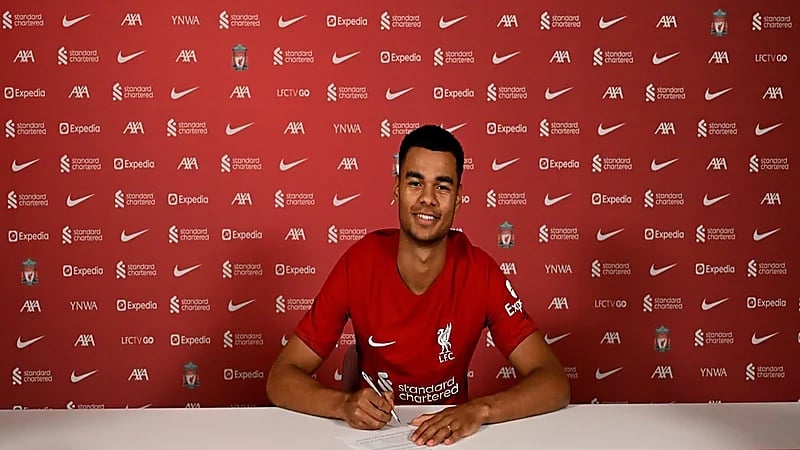 ليفربول يتعاقد رسميا مع جاكبو