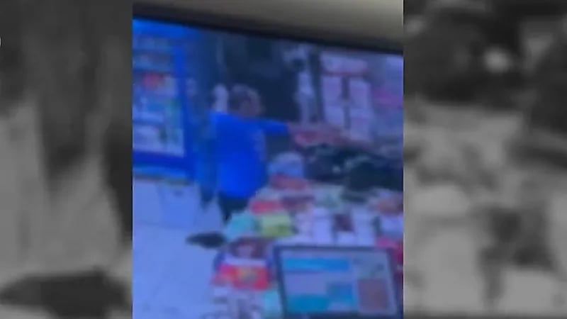 بالفيديو.. القبض على متورطين في جرائم سطو وإطلاق نار وحيازة مخدرات