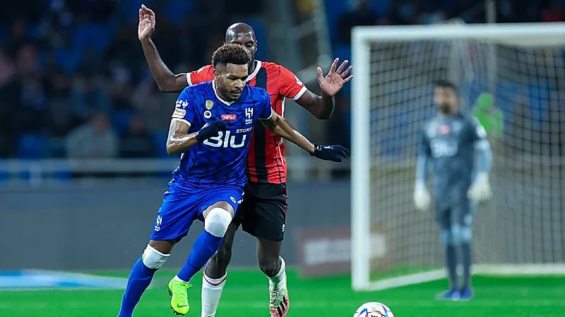 التعادل الإيجابي يخيم على مباراة الهلال والرائد (فيديو)