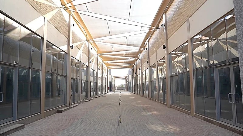 بالصور .. تدشين أكبر مجمع مطاعم ومقاهي وسينما في جدة