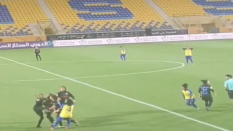 شاهد.. مشاجرة بين لاعبات النصر واليمامة للسيدات 
