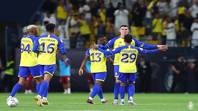 منافسة شرسة بين النصر وإشبيلية على لشبونة