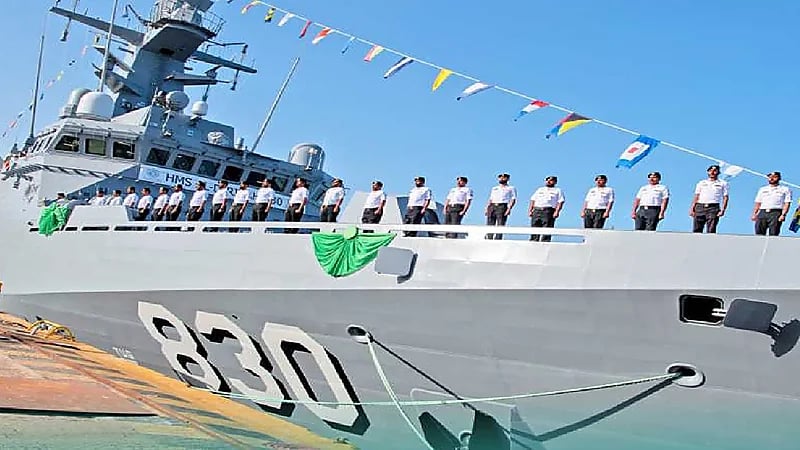 بالفيديو .. طاقم سفينة "الدرعية" يباشر 3 حالات طارئة قادمة من السودان