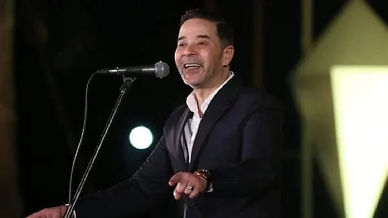 حقيقة معاقبة مدحت صالح بسبب غنائه بفلاشة