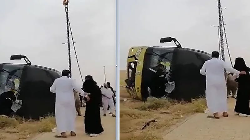 لحظة انقلاب حافلة طالبات جامعة القصيم (فيديو)