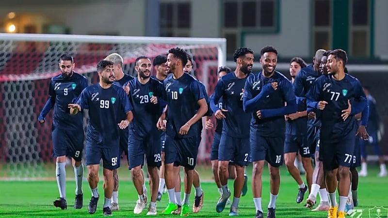 الأهلي يتفق مع أديداس لتصميم أطقم الفريق 