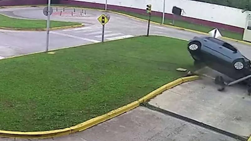 نهاية مأساوية لسيدة أثناء اختبار القيادة