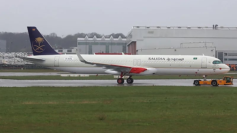 أحدث طائرات الخطوط داخل مصانع إيرباص بعد تركيب محركاتها - صور