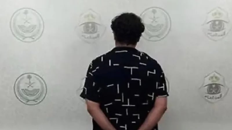 القبض على مواطن لتسويقه وبيعه سندات أضاحٍ غير صحيحة .. فيديو