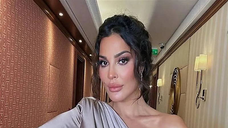 نادين نجيم تتراقص بإطلالة صيفية.. فيديو