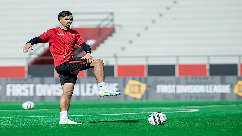 الرياض يطالب الأهلي برفع عرضه بشأن الشويرخ