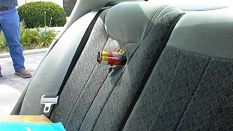 منها معقم اليدين والشواحن..الدفاع المدني يحذر من ترك مواد قابلة للاشتعال بالسيارة