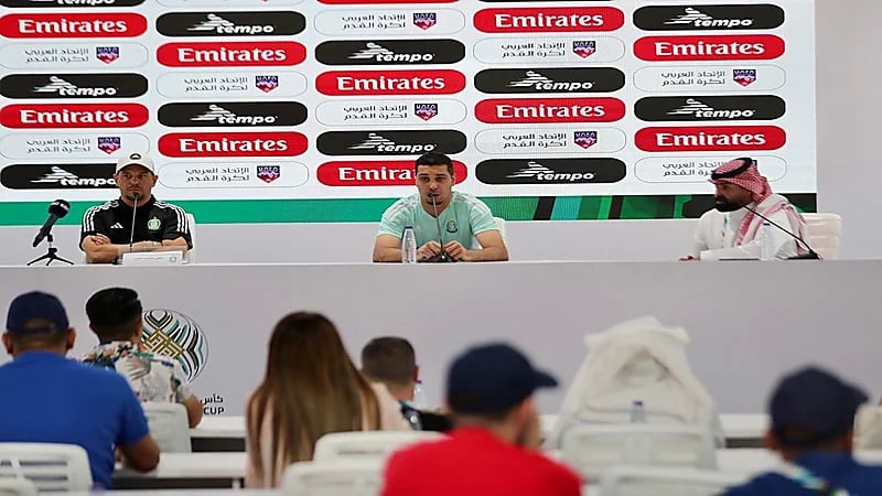 تغريم مدرب أهلي طرابلس بسبب حديثه بالمؤتمر الصحفي