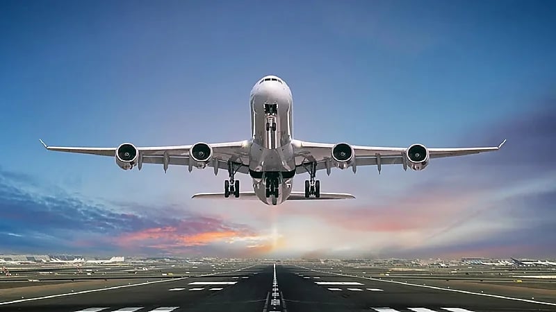 تعويضات يحصل عليها المسافر عند تأخير رحلة الطيران .. فيديو