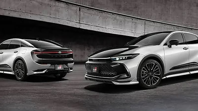 مميزات سيارة تويوتا كراون بريميوم 2023 .. فيديو