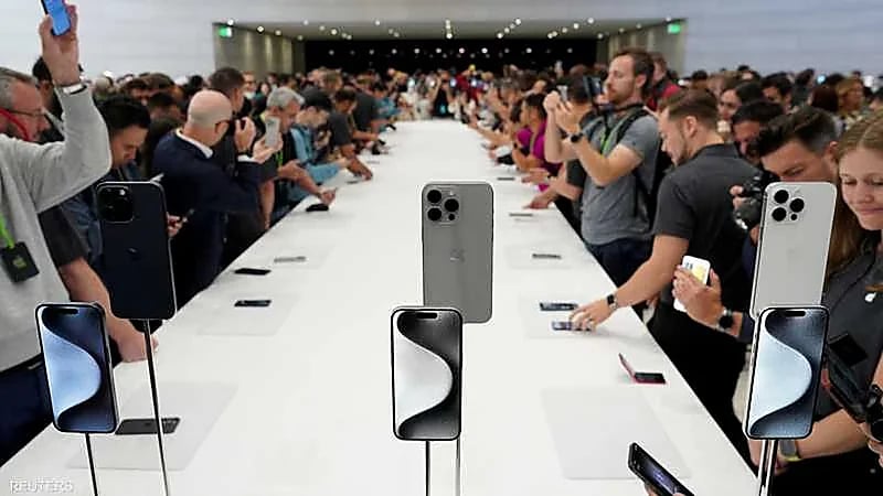 آبل تعلن عن توفر خدمات جديدة في هاتف آيفون 15