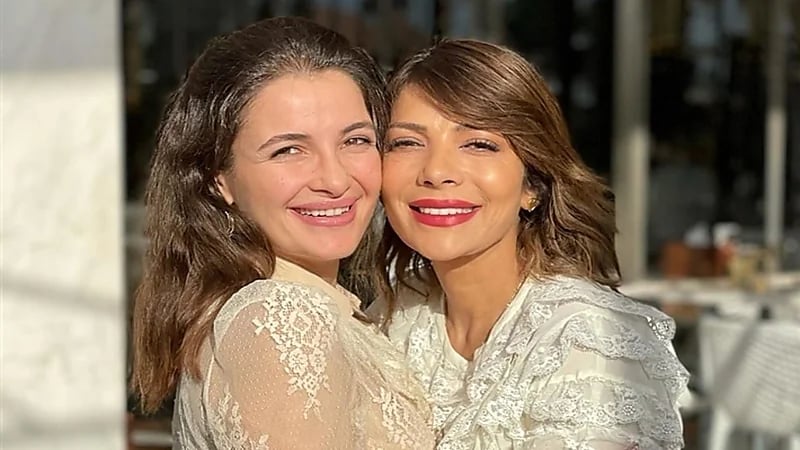 ابنة أصالة تكشف تفاصيل معاناتها من علامات التمدد خلال الحمل