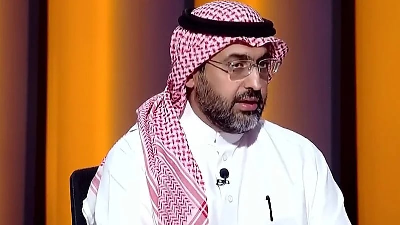 استشاري يوضح حقيقة استخدام زيت الحشيش في إطالة الشعر..فيديو