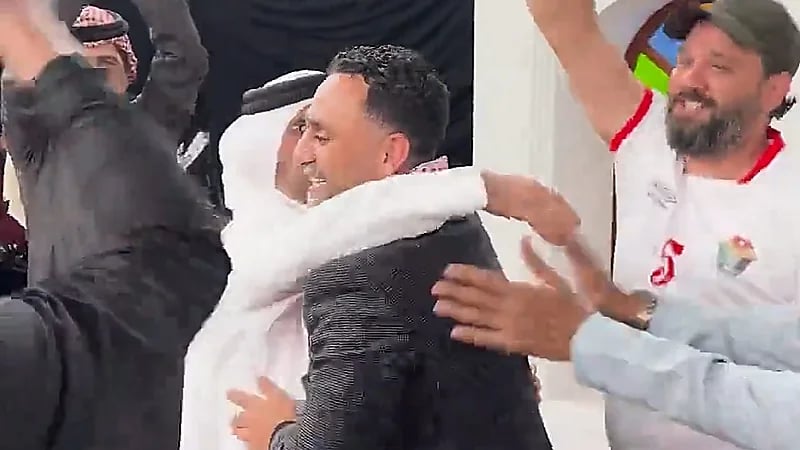 محللو قناة الكأس يحتفلون بتأهل الأردن للنهائي الآسيوي .. فيديو