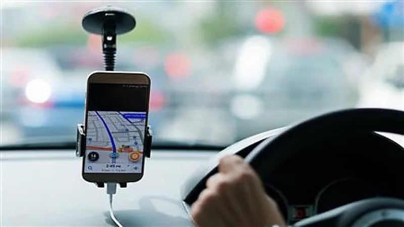 الحبس عام وغرامة 50 ألف ريال لسائق تطبيقات أدين بالتحرش 