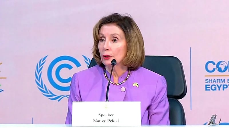 نانسي بيلوسي : ترامب يعاني من الخرف وليس بايدن