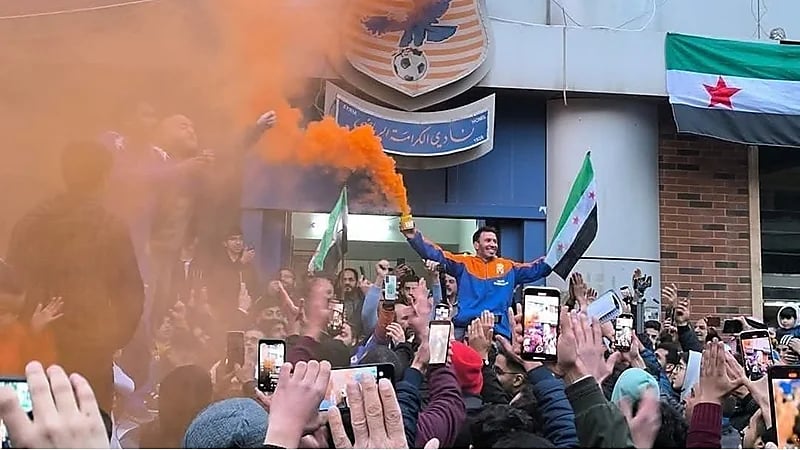 استقبال استثنائي لجهاد الحسين في مقر نادي الكرامة السوري .. فيديو