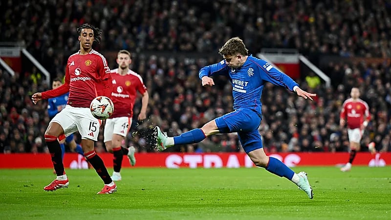 يونايتد يتجاوز رينجرز بصعوبة ويقترب من التأهل