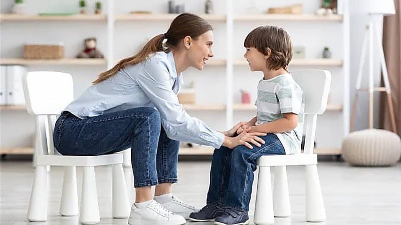 أخصائية اجتماعية: تهذيب الطفل من البداية يحميه من الحسد والغيرة... فيديو